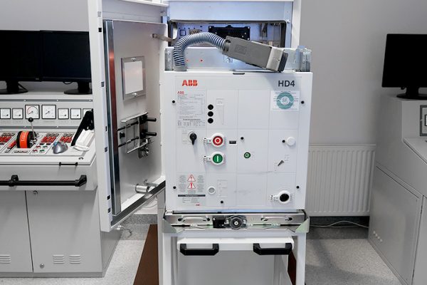 Szkoła Morska High Voltage Breaker - 06
