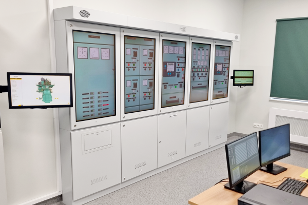 Unitest Marine Simulators Gdansk Maritime Technical Collage Engine Room Simulator