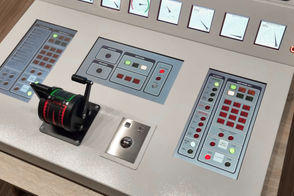 Unitest Marine Simulators console_20